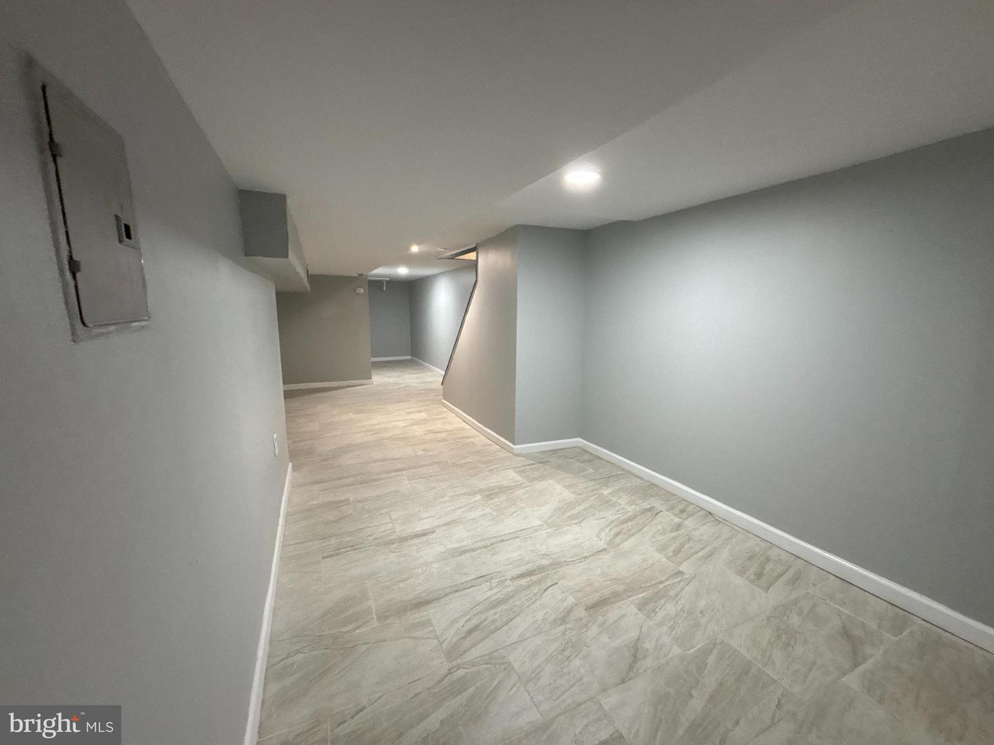 1718 N Dover St Property Photo 16