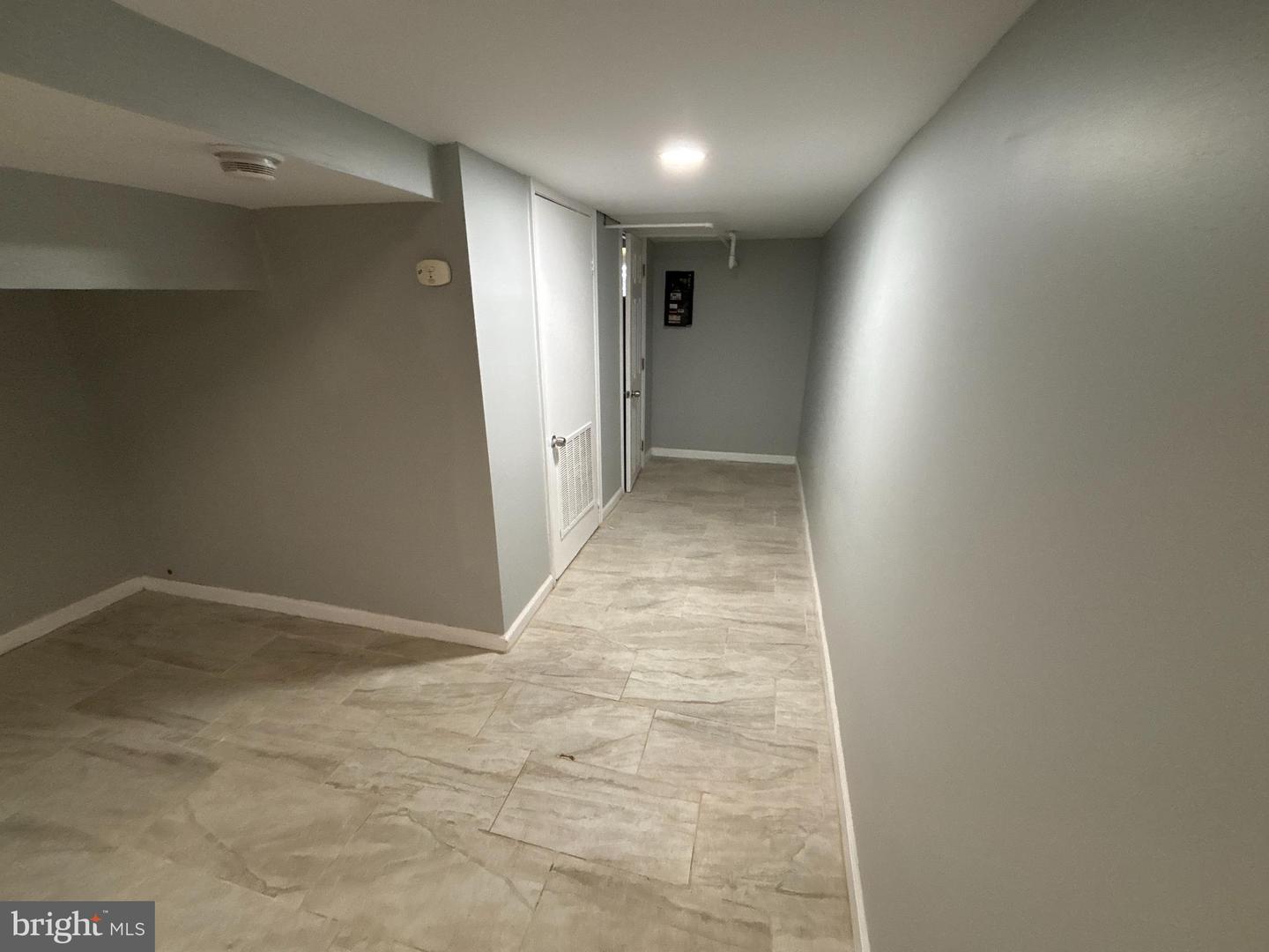1718 N Dover St Property Photo 17