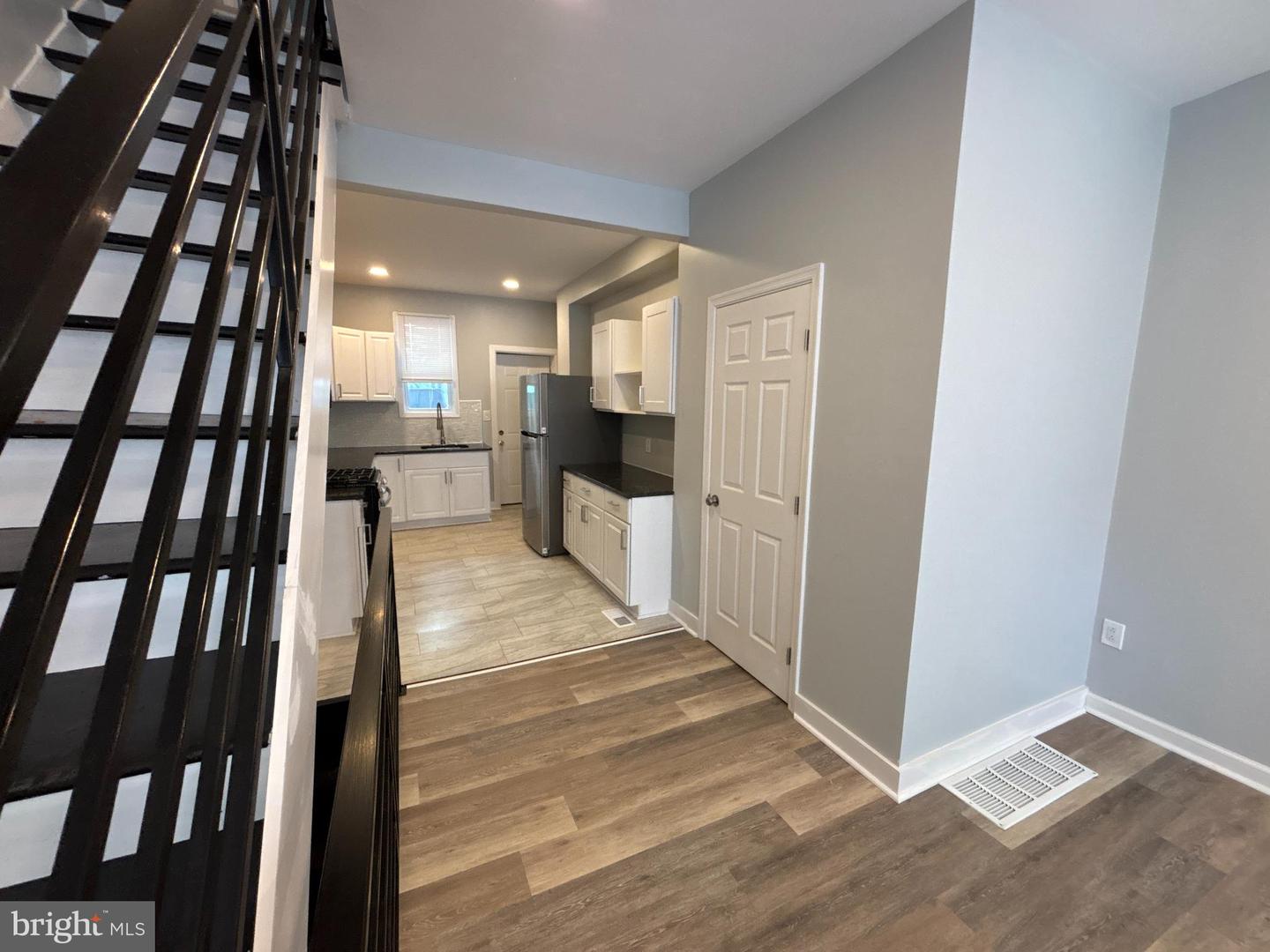 1718 N Dover St Property Photo 24