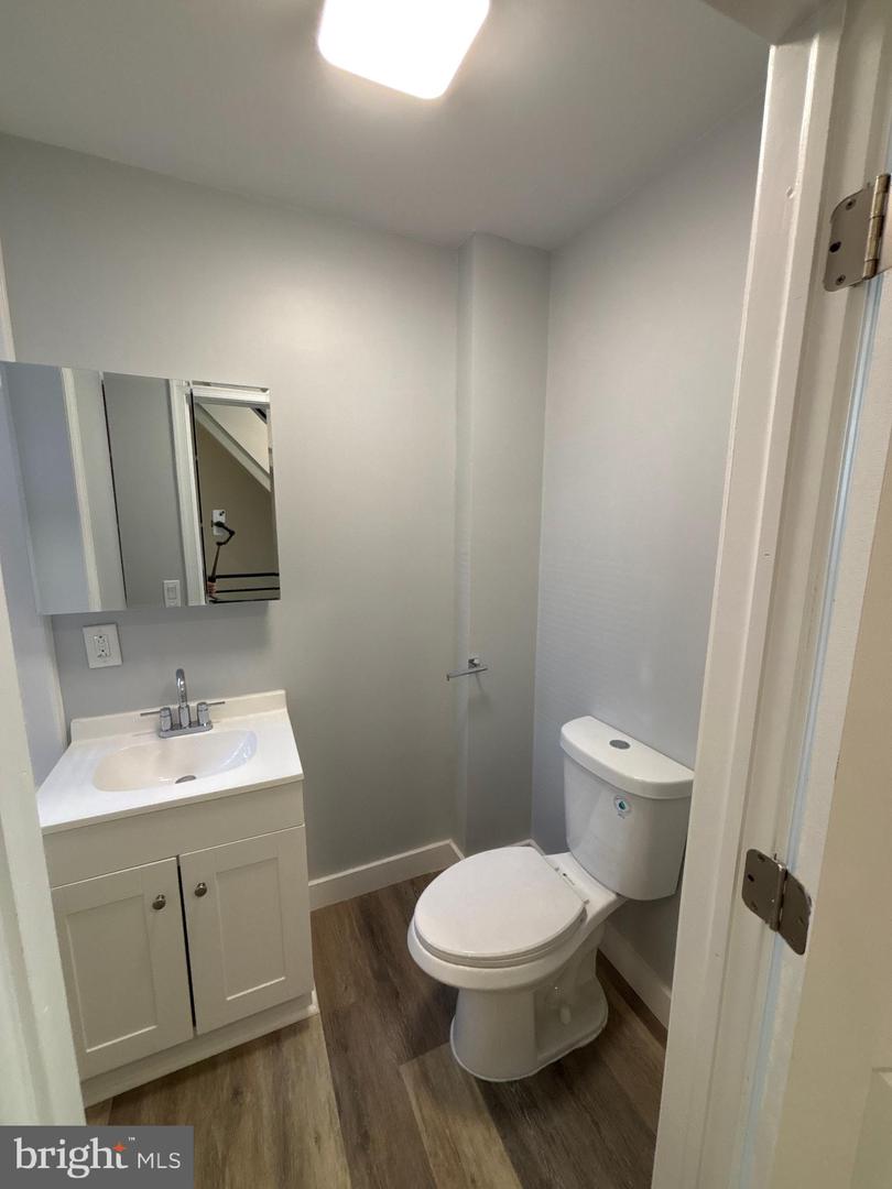 1718 N Dover St Property Photo 25