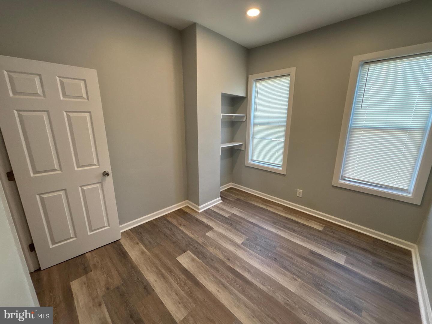 1718 N Dover St Property Photo 30