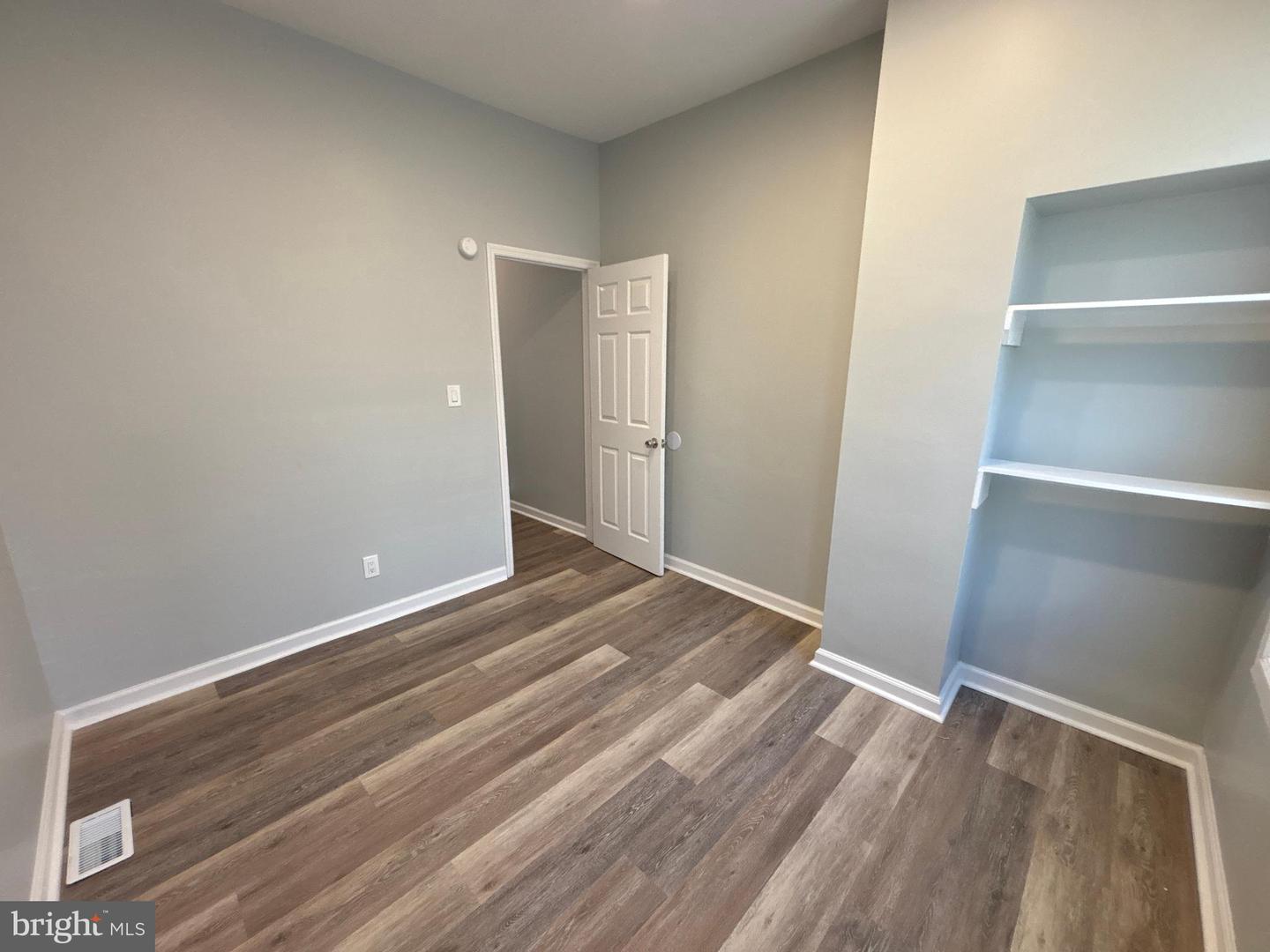 1718 N Dover St Property Photo 31