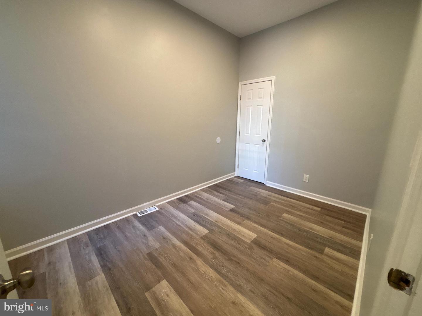 1718 N Dover St Property Photo 36