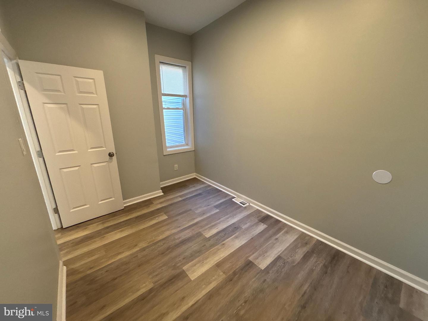 1718 N Dover St Property Photo 37