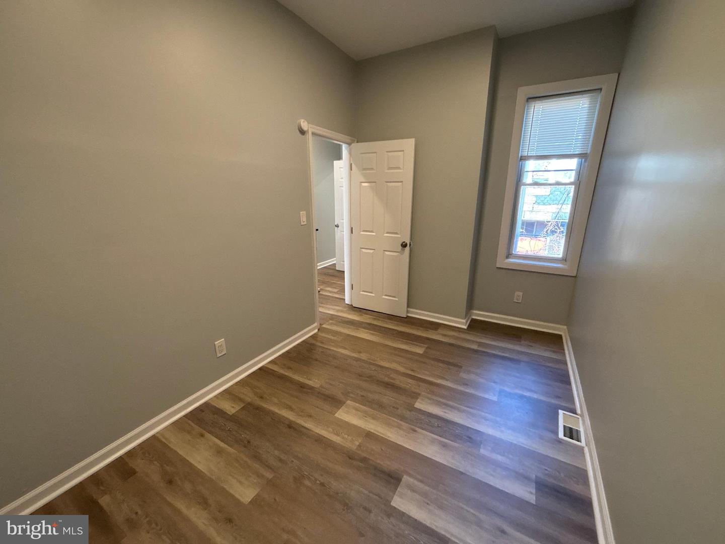 1718 N Dover St Property Photo 38
