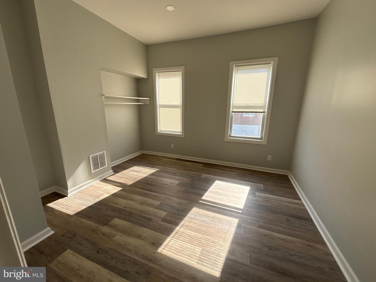 1718 N Dover St Property Photo 39
