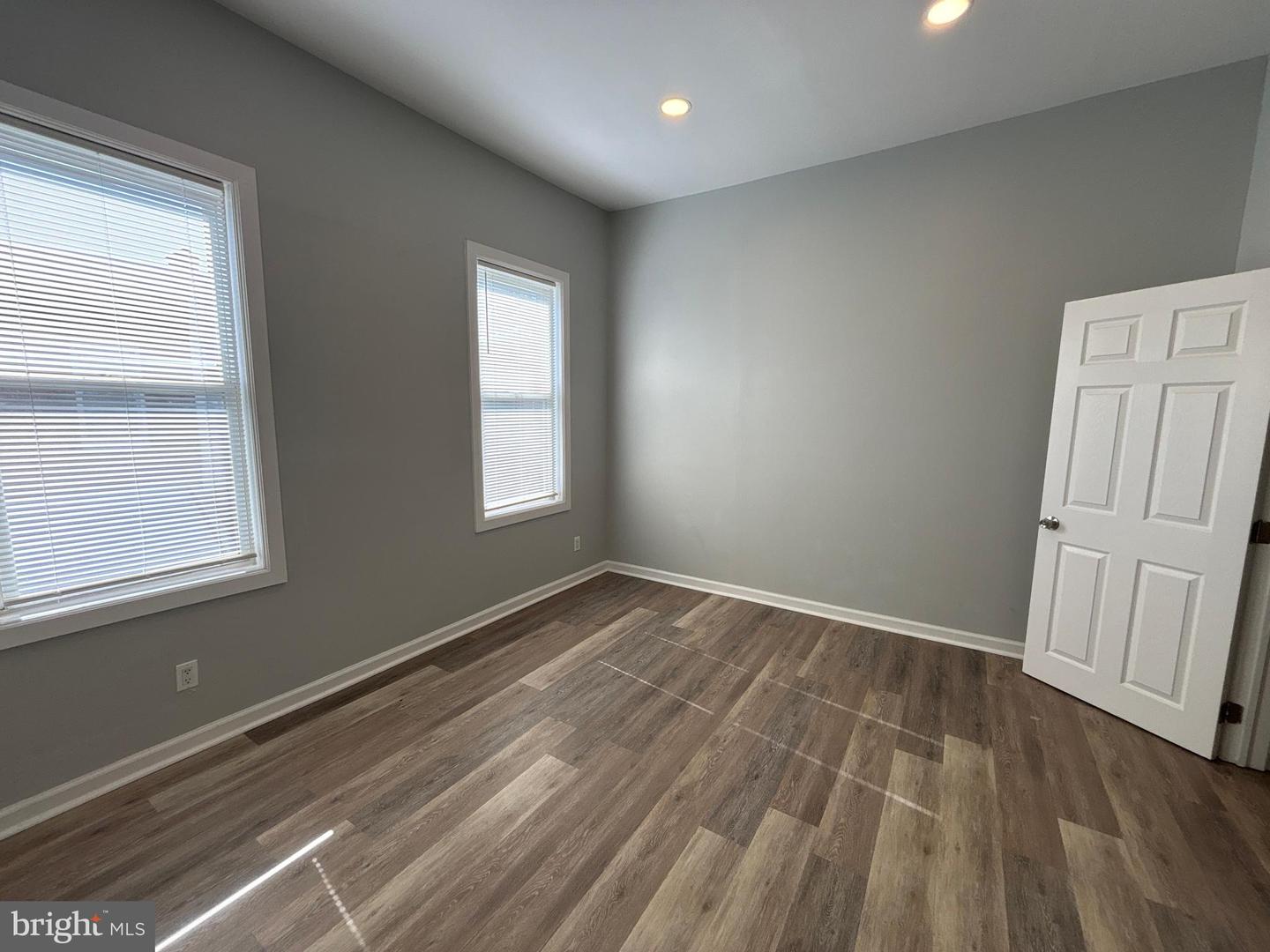 1718 N Dover St Property Photo 43