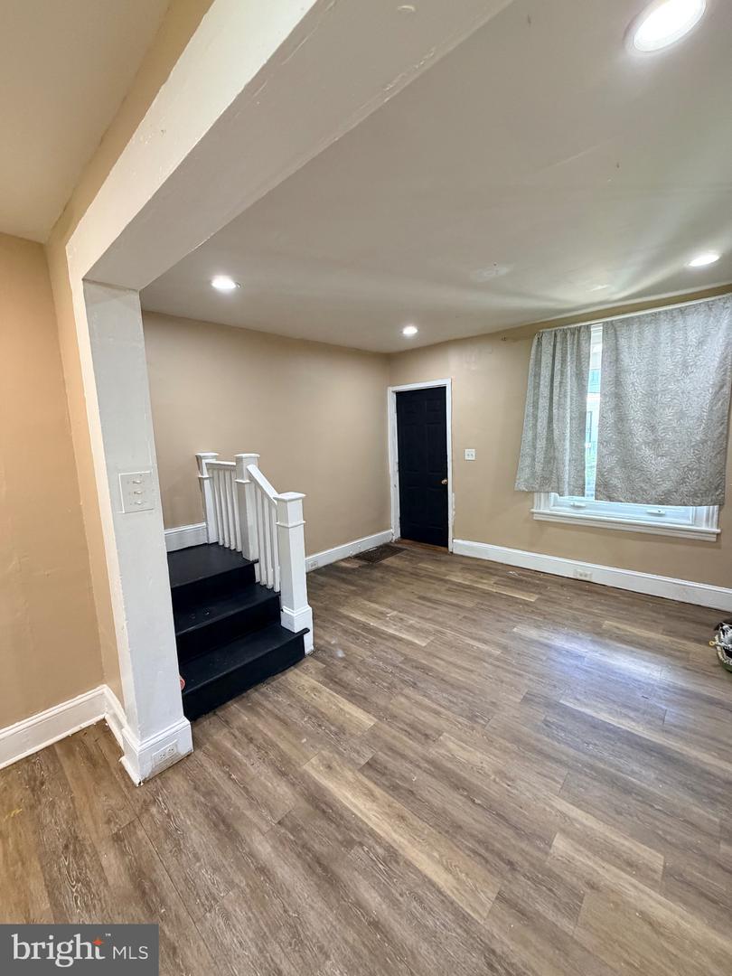 2164 Conlyn St Property Photo 2