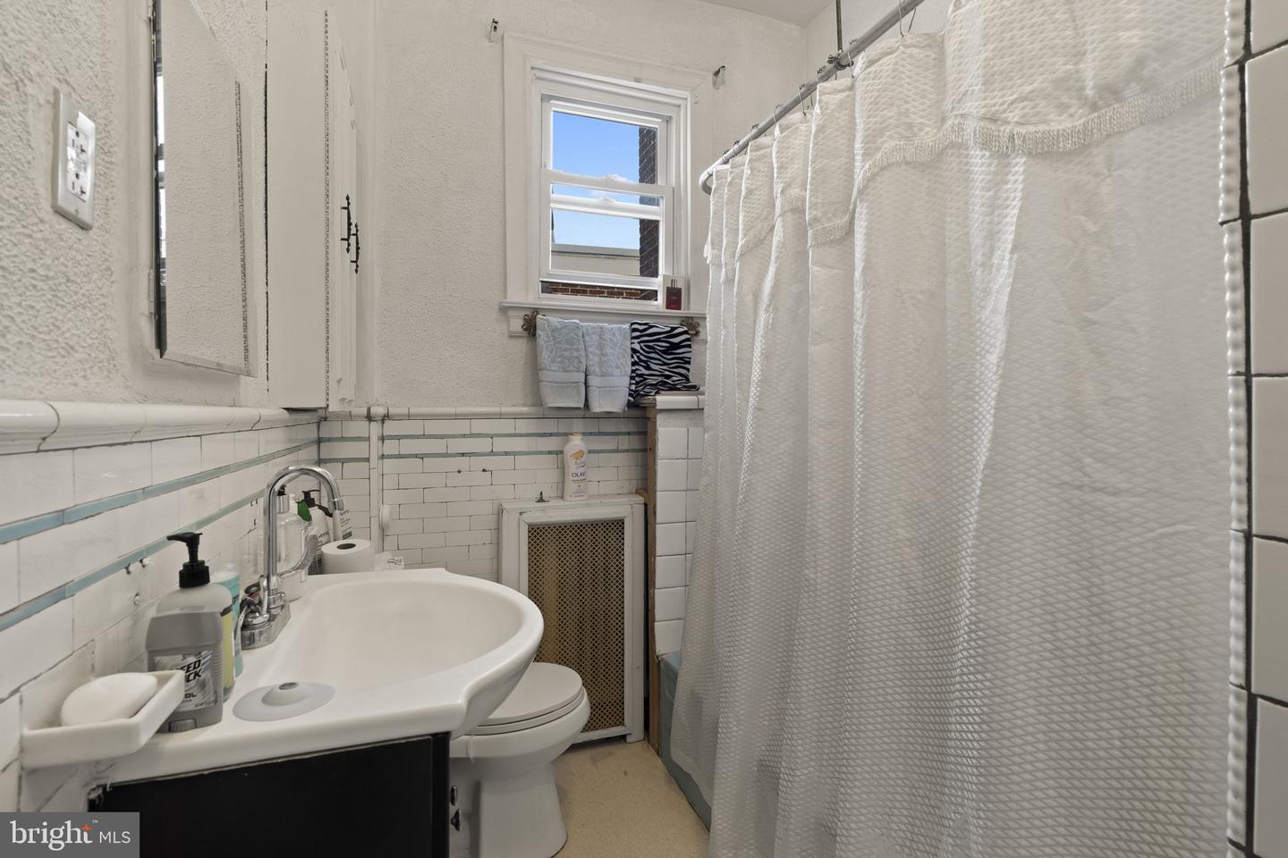 607 N 64th St Property Photo 17
