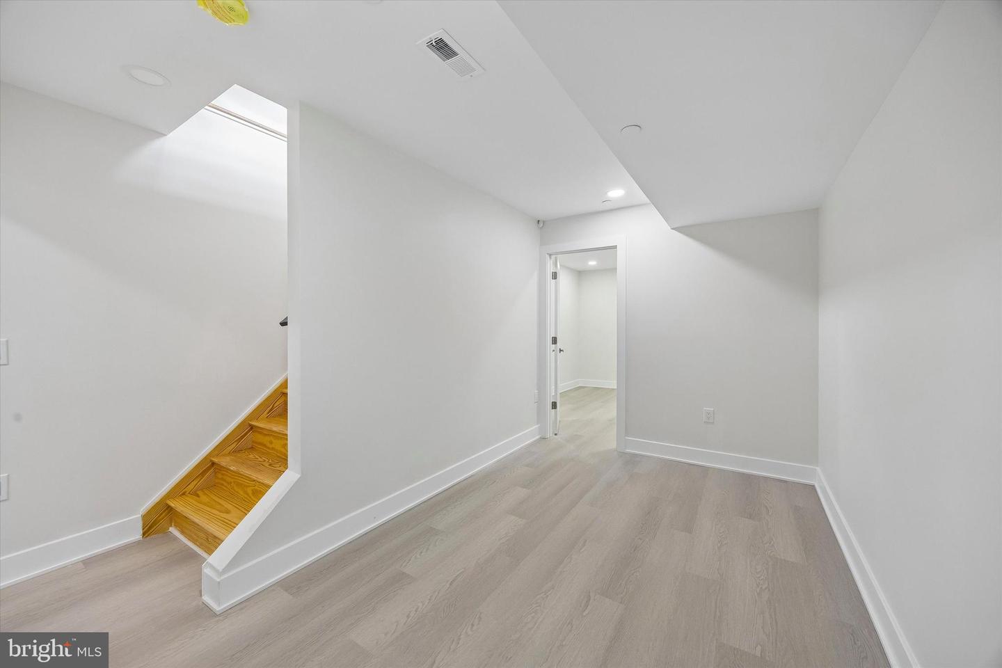 1553 S Stillman St Property Photo 33