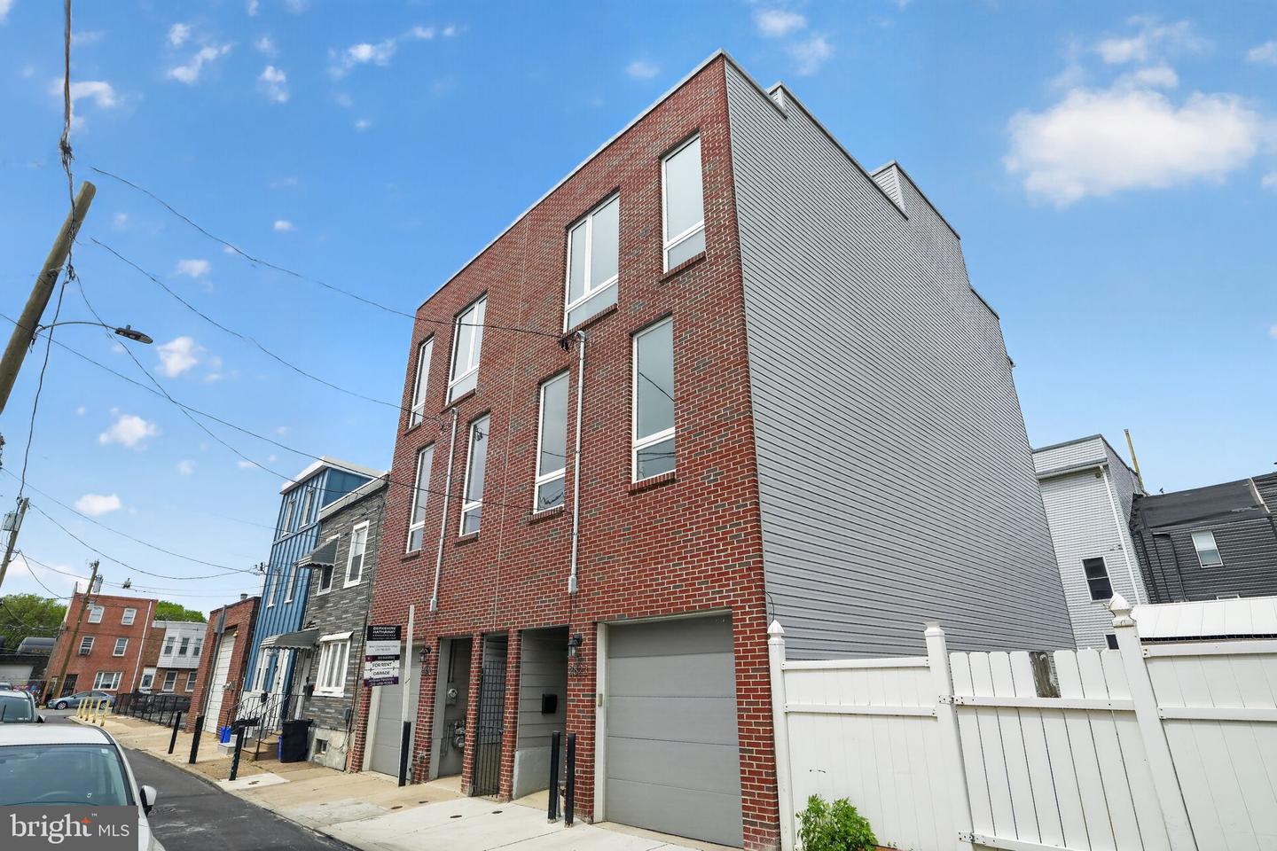 2822 Livingston St Property Photo 1