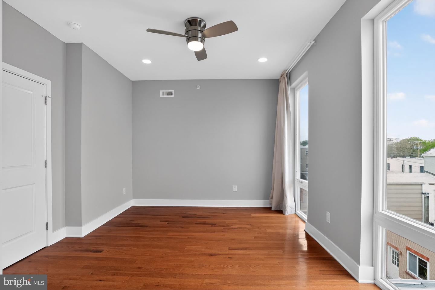 2822 Livingston St Property Photo 27
