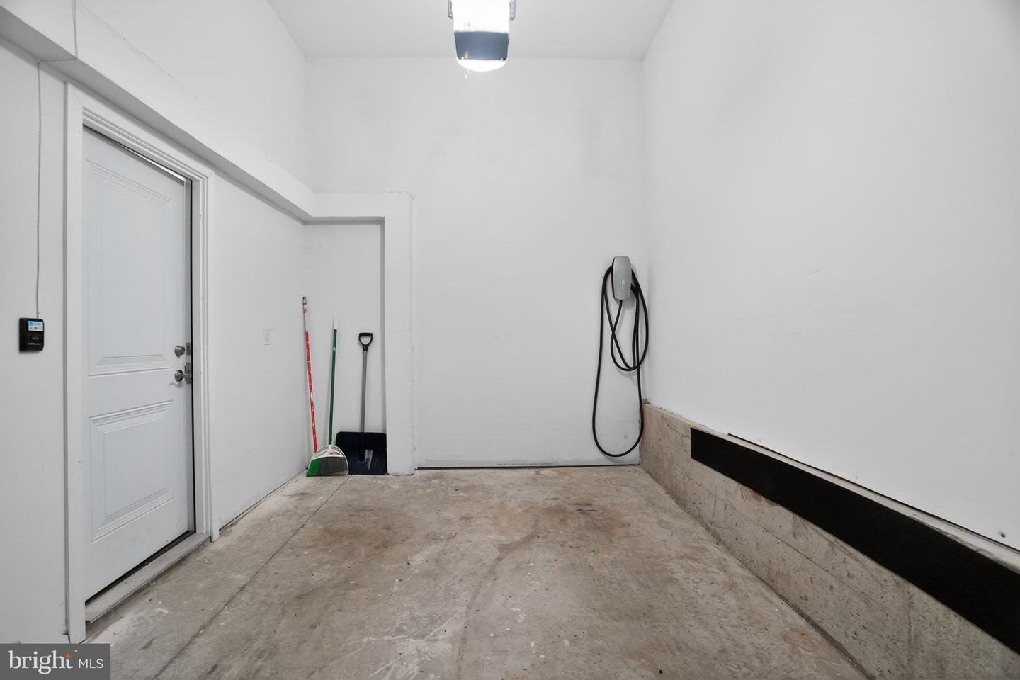 2822 Livingston St Property Photo 37
