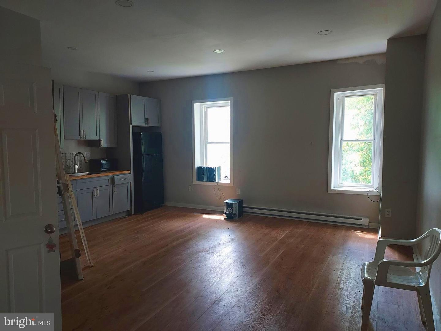 5302 Wayne Ave Property Photo 6