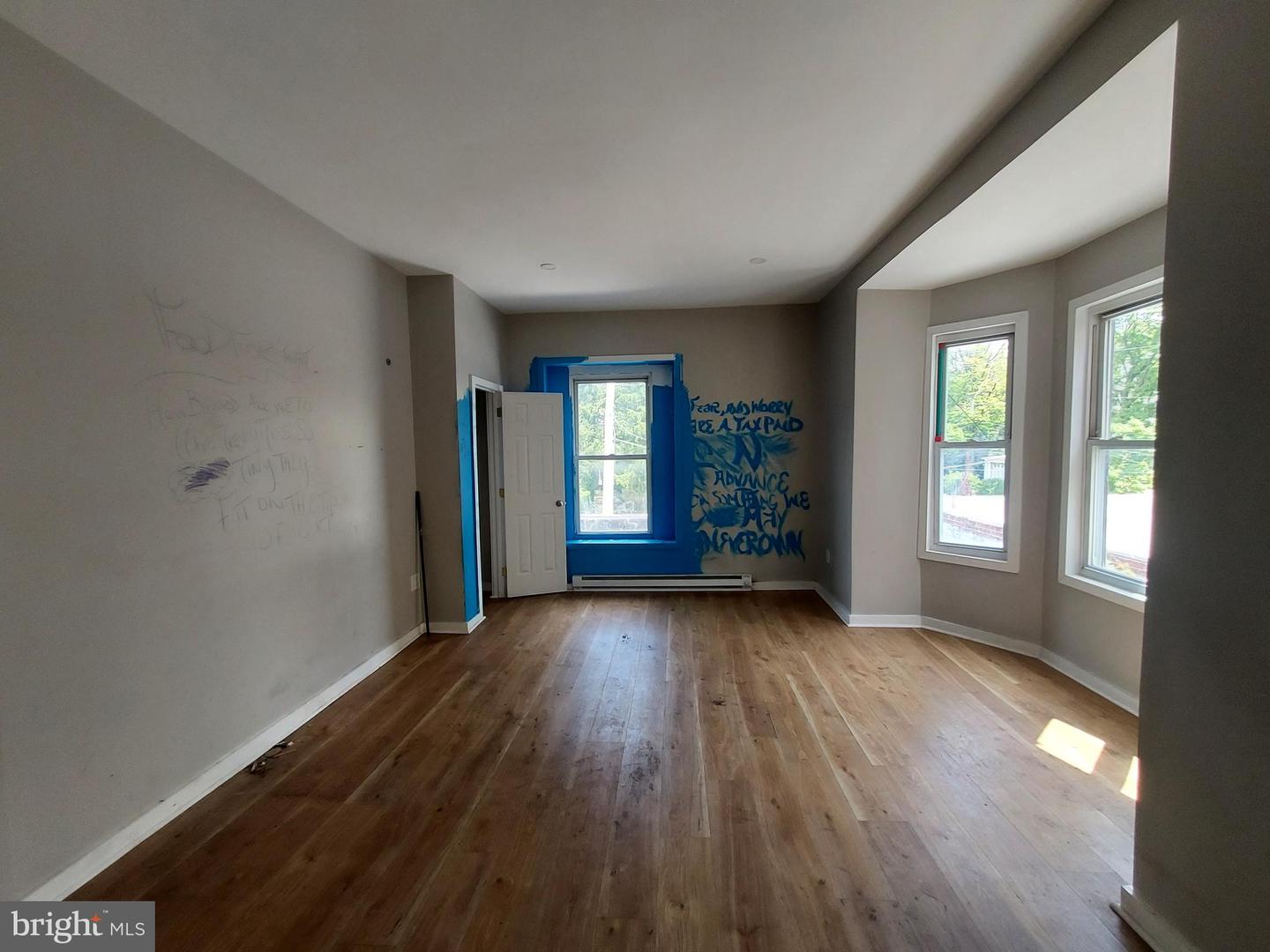5302 Wayne Ave Property Photo 8