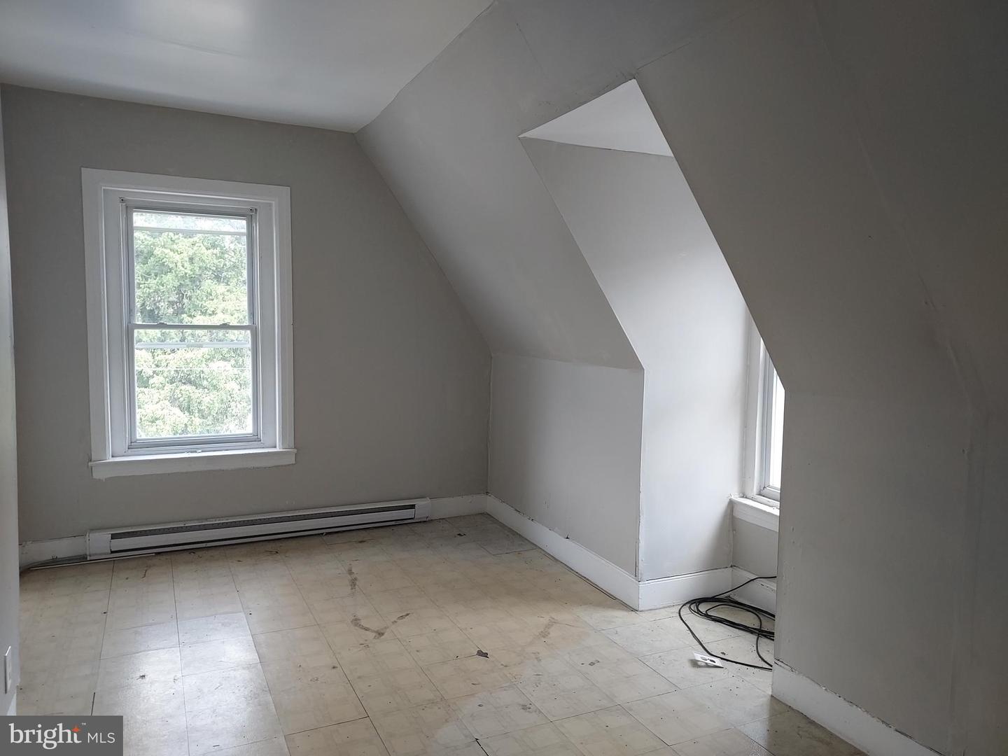 5302 Wayne Ave Property Photo 15