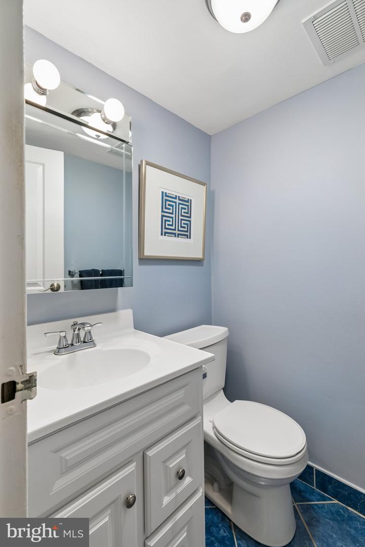 130 Spruce St #23b Property Photo 8
