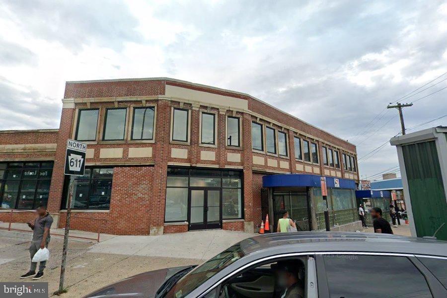 5601 N Broad St Property Photo 3