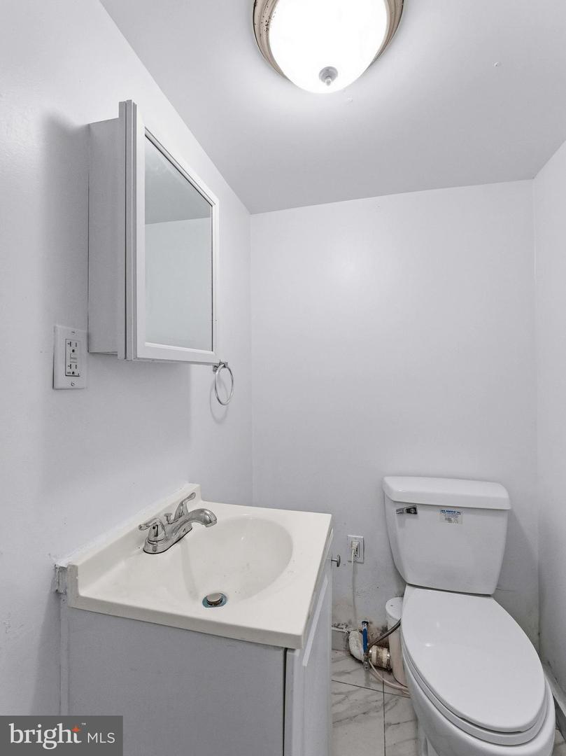 2731 N Darien St Property Photo 10