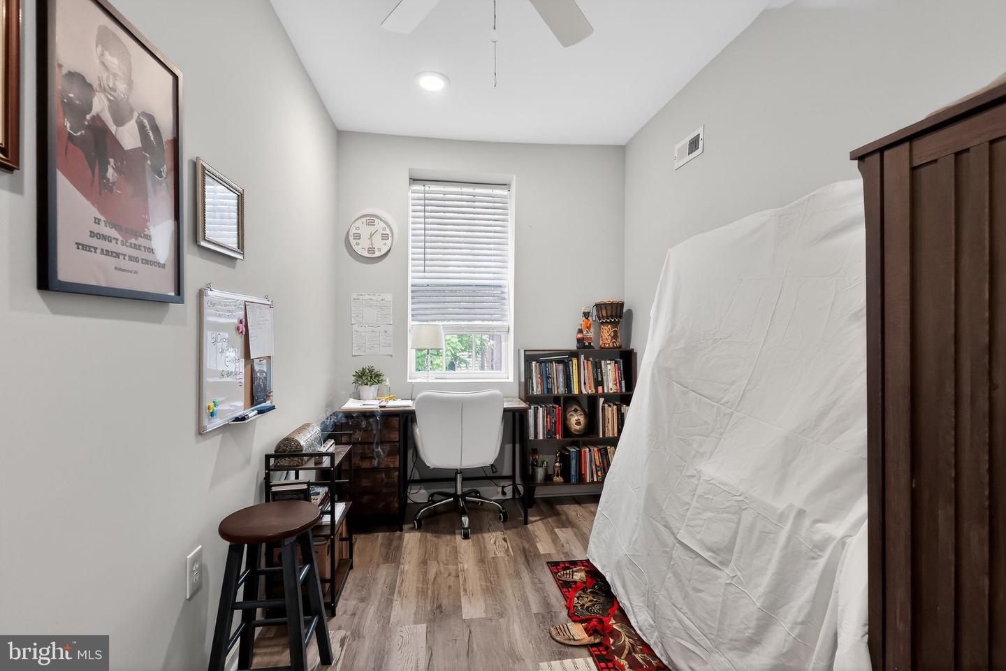 5637 Belmar Ter Property Photo 8