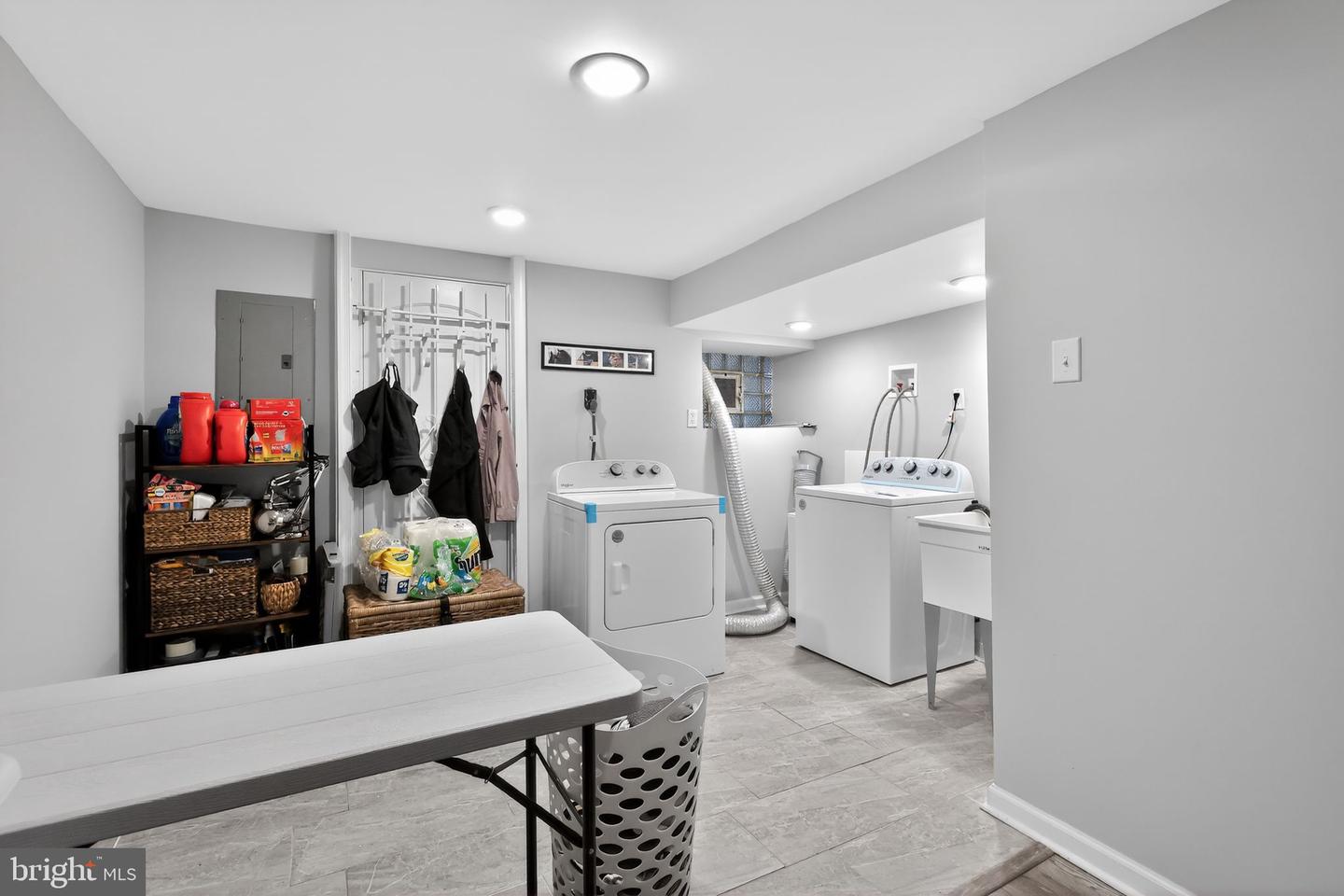 5637 Belmar Ter Property Photo 14