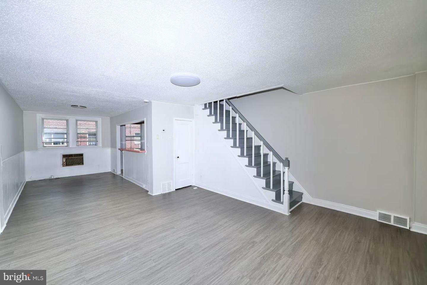 4325 Loring St Property Photo 7