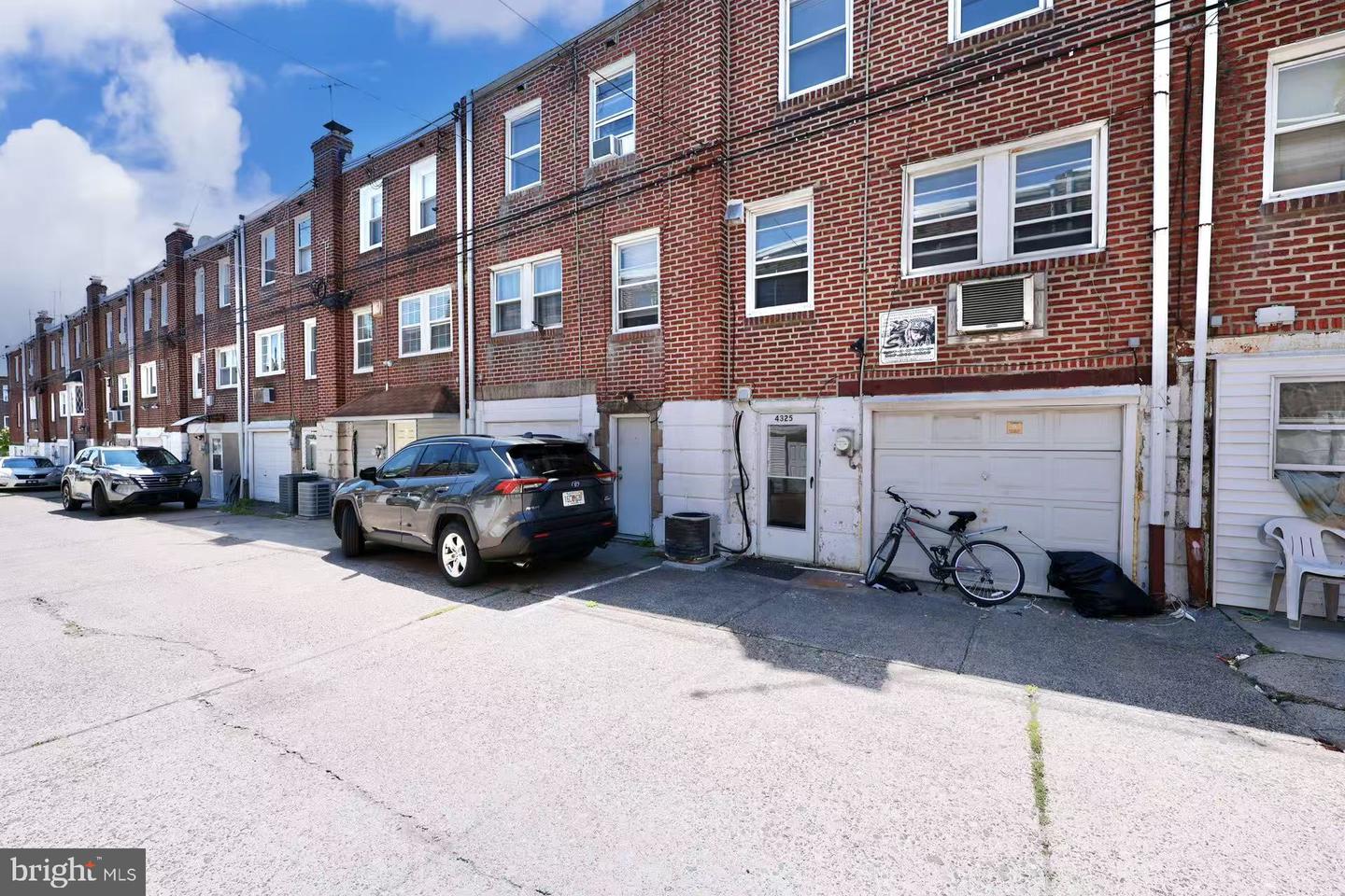 4325 Loring St Property Photo 22