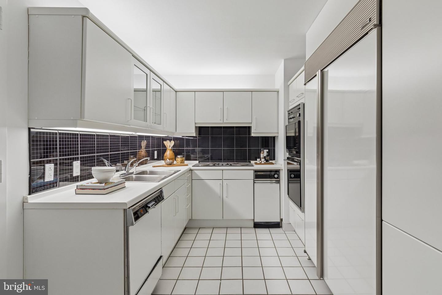 202-10 W Rittenhouse Sq #3302 Property Photo 9