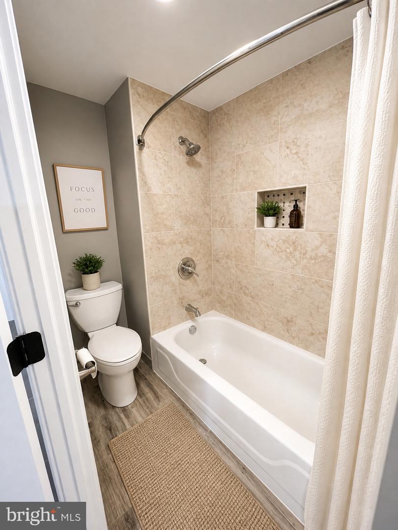 6552 Hegerman St Property Photo 10
