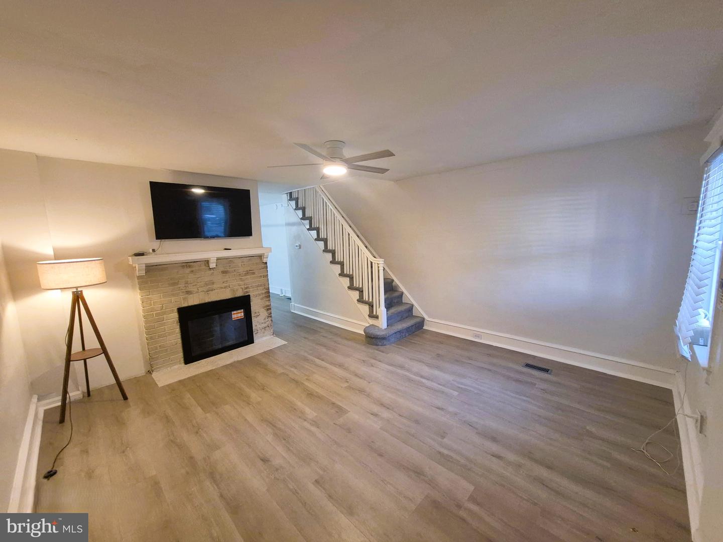 4814 KNOX ST Property Photo 1