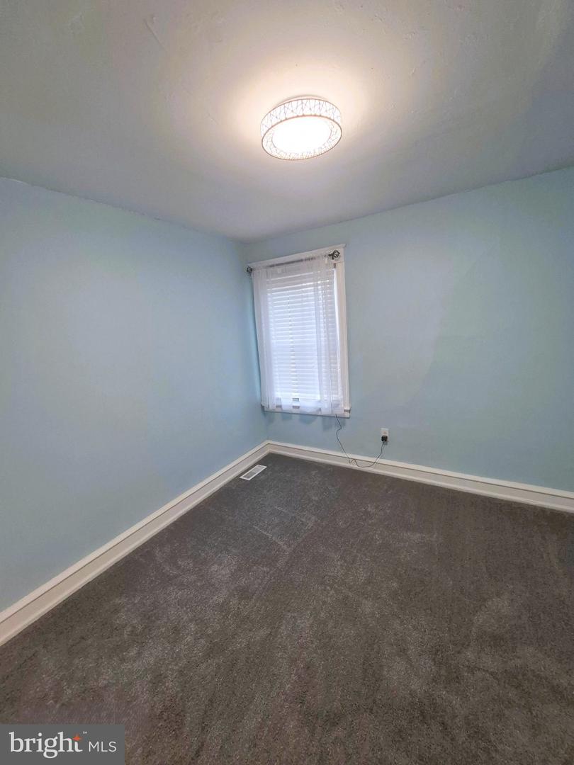 4814 Knox St Property Photo 7