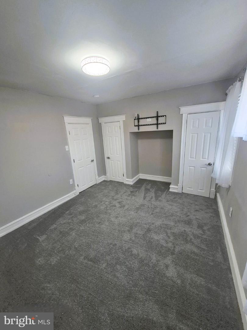4814 Knox St Property Photo 11