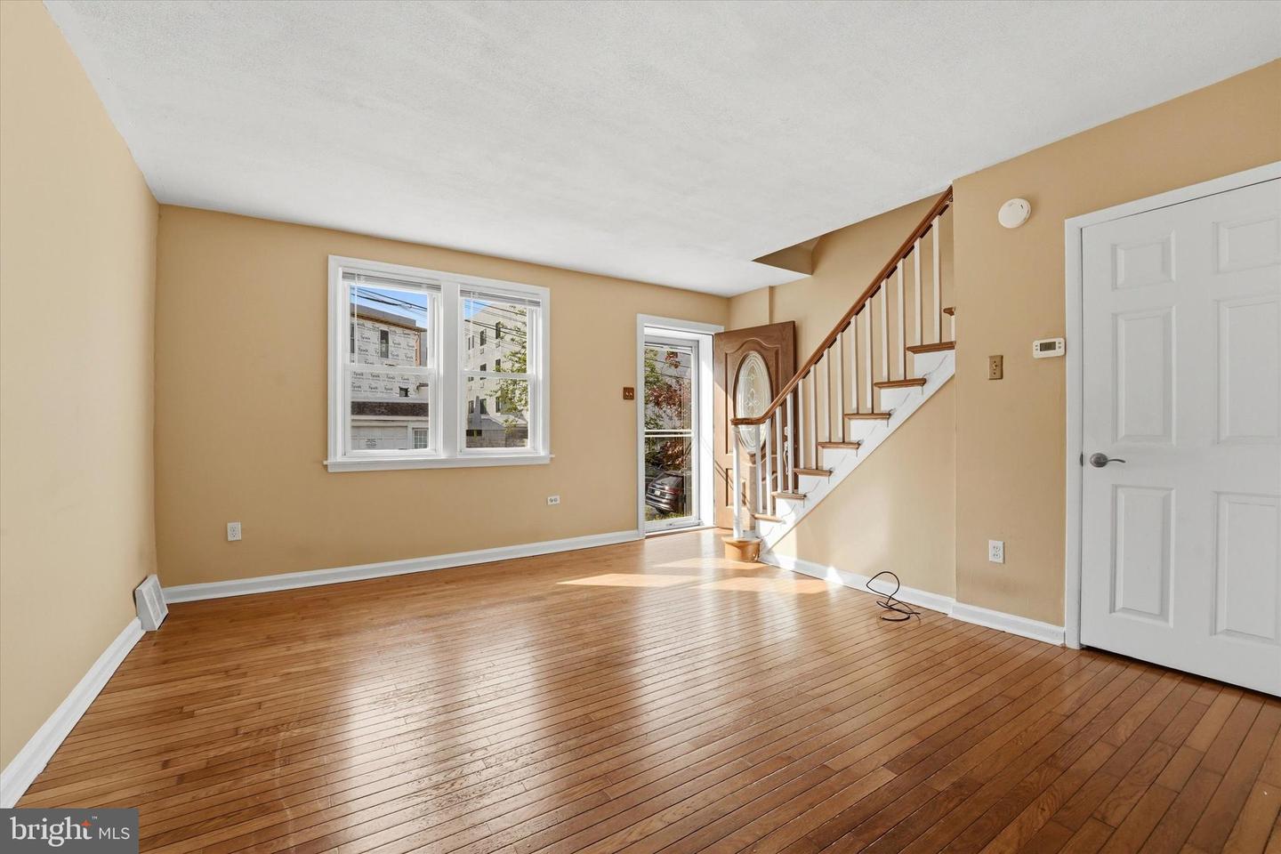 351 W Salaignac St Property Photo 6