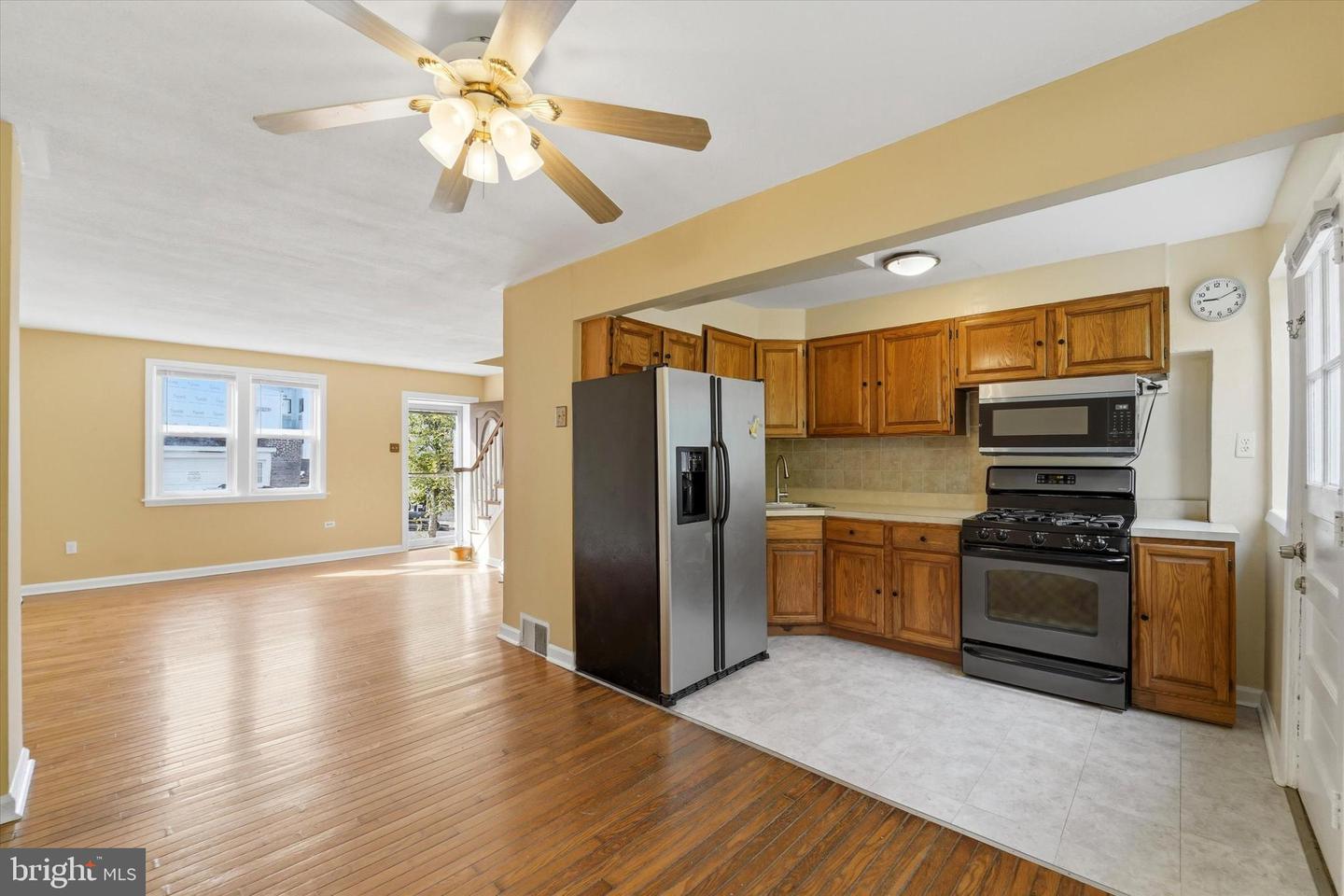 351 W Salaignac St Property Photo 8