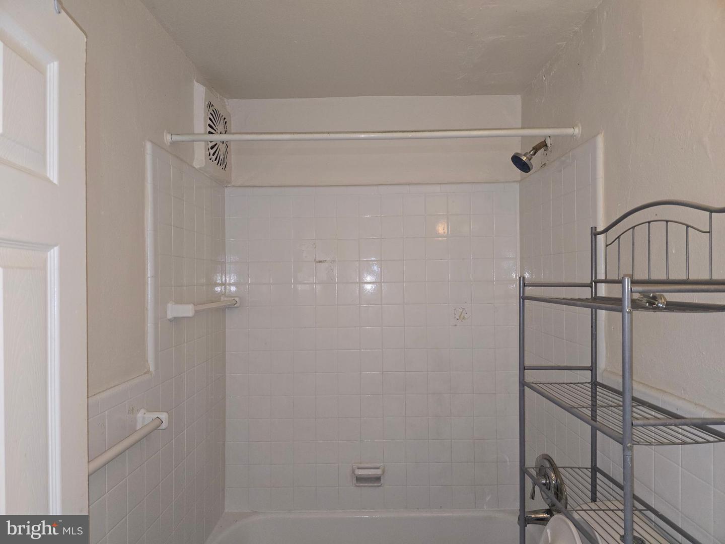 6135-1/2 Old York Rd #1 Property Photo 16