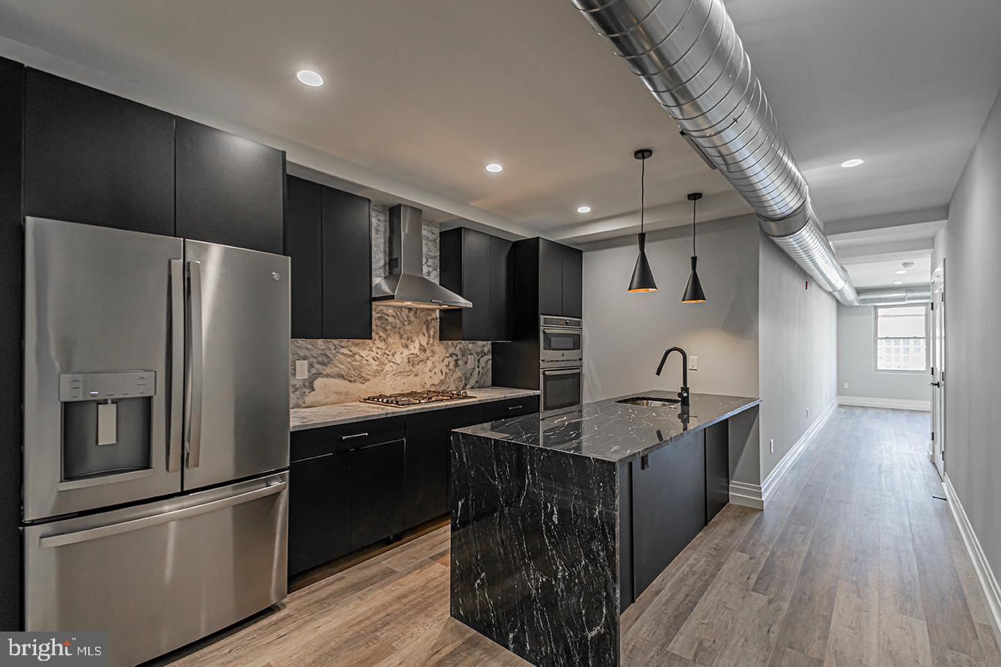 526 BROWN ST #UNIT 304 Property Photo 1