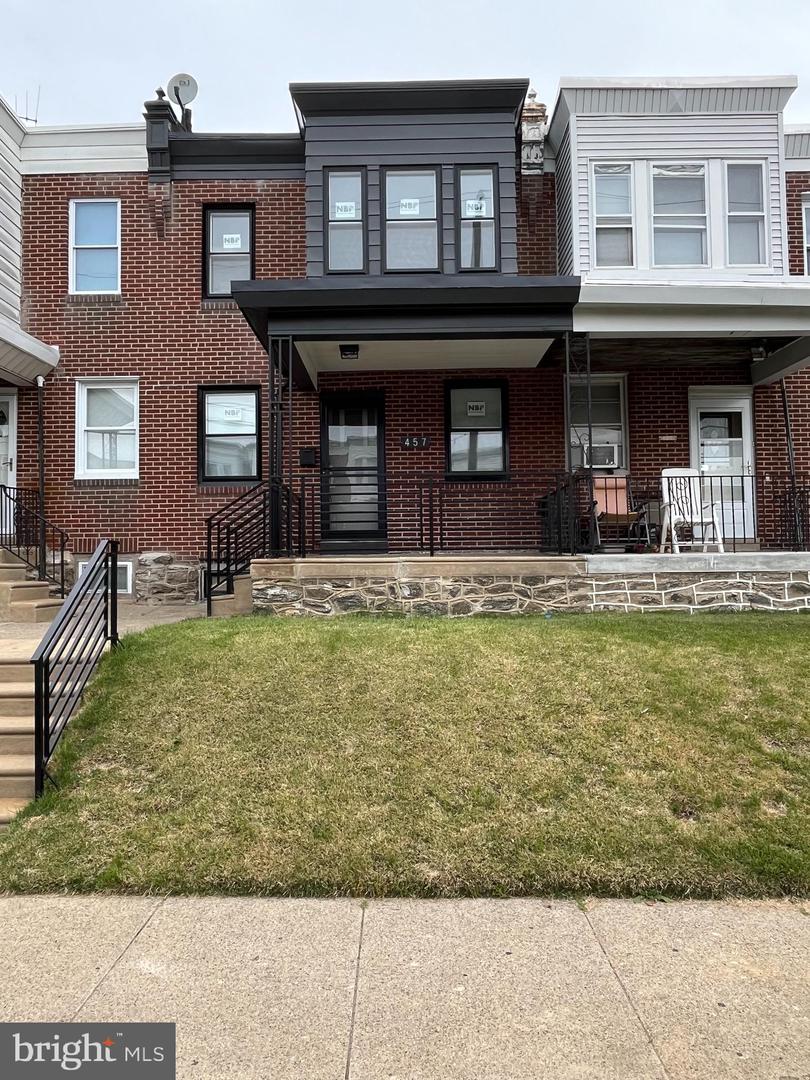 457 Robbins St Property Photo 1