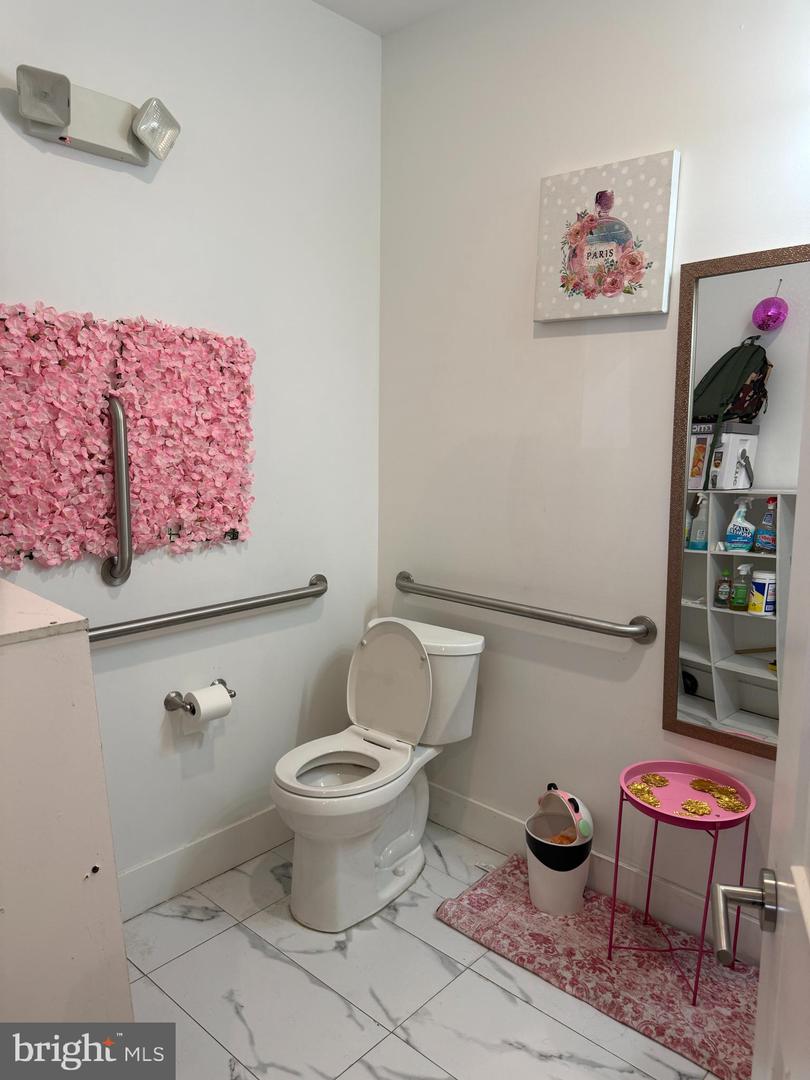 1824 Ridge Ave Property Photo 12