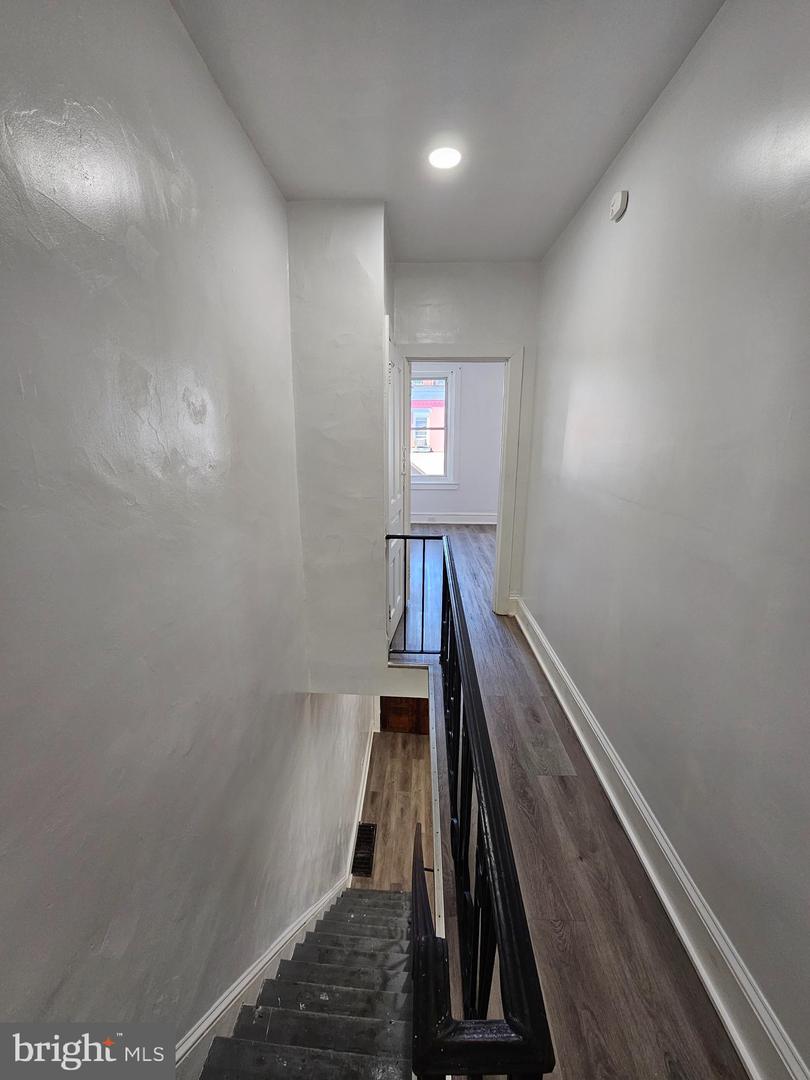 3327 N Sydenham St Property Photo 11