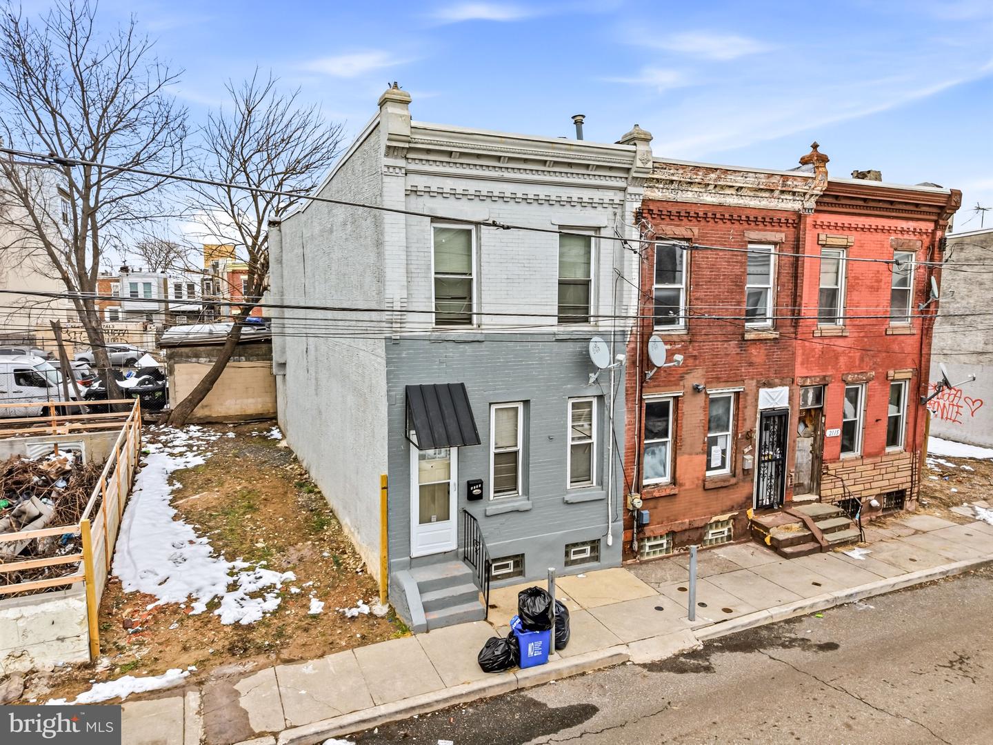 2111 E Orleans St Property Photo 2
