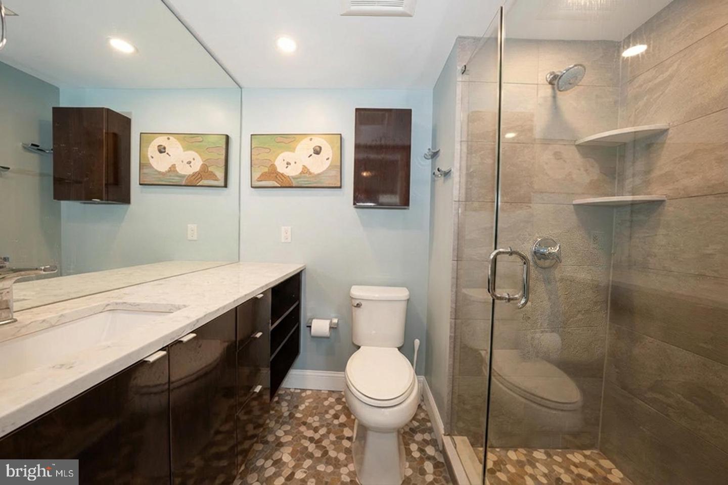 1919 Chestnut St #1018 Property Photo 12