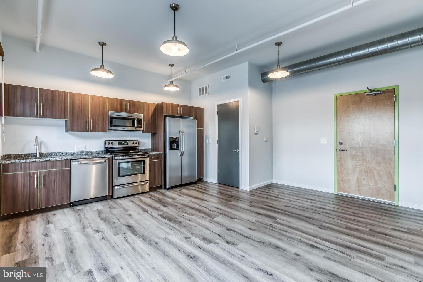 4800 Brown St #unit 405 Property Photo 1