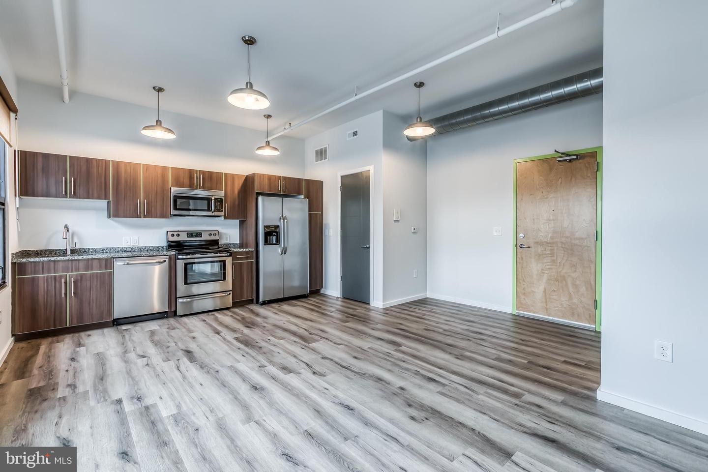 4800 Brown St #unit 405 Property Photo 2