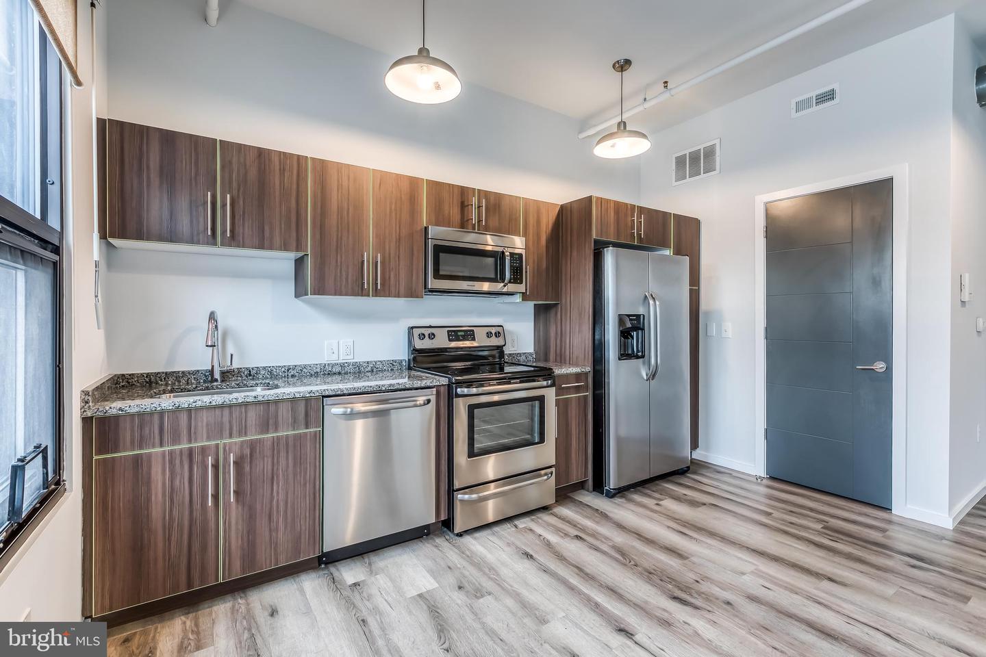 4800 Brown St #unit 405 Property Photo 3
