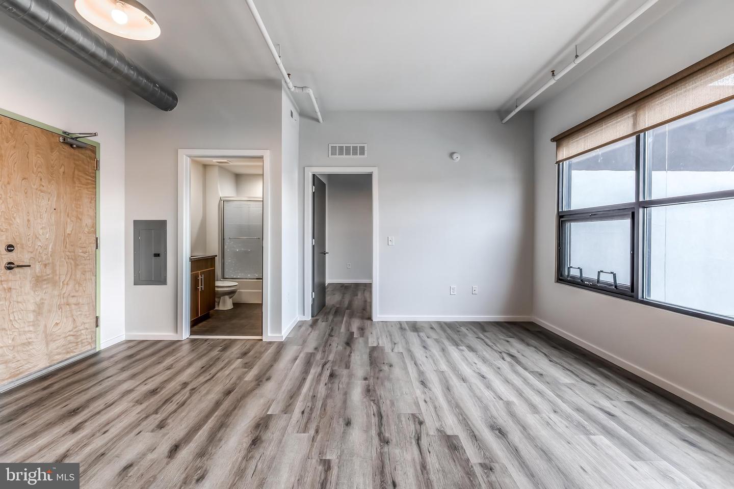 4800 Brown St #unit 405 Property Photo 6