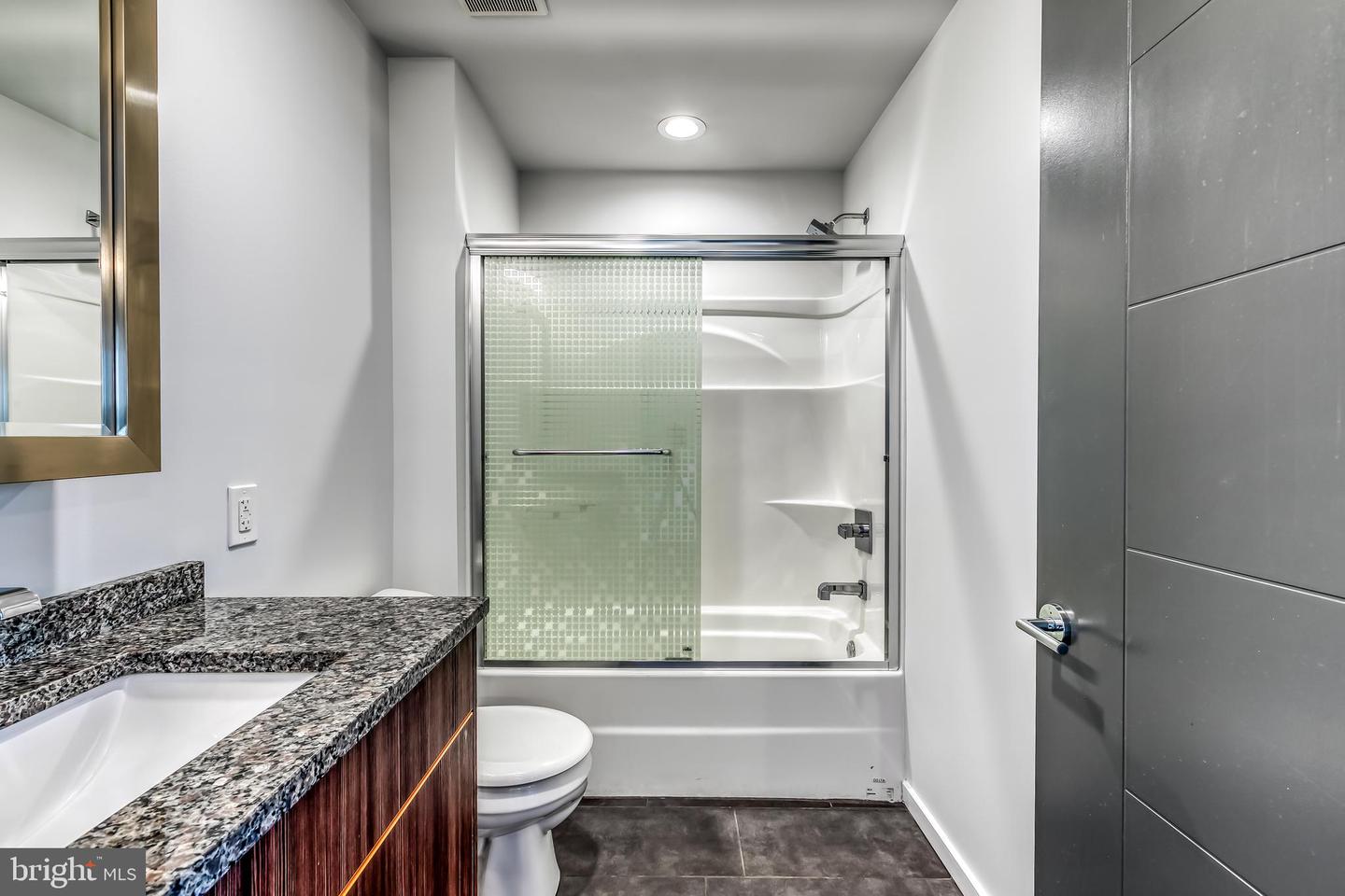 4800 Brown St #unit 405 Property Photo 9