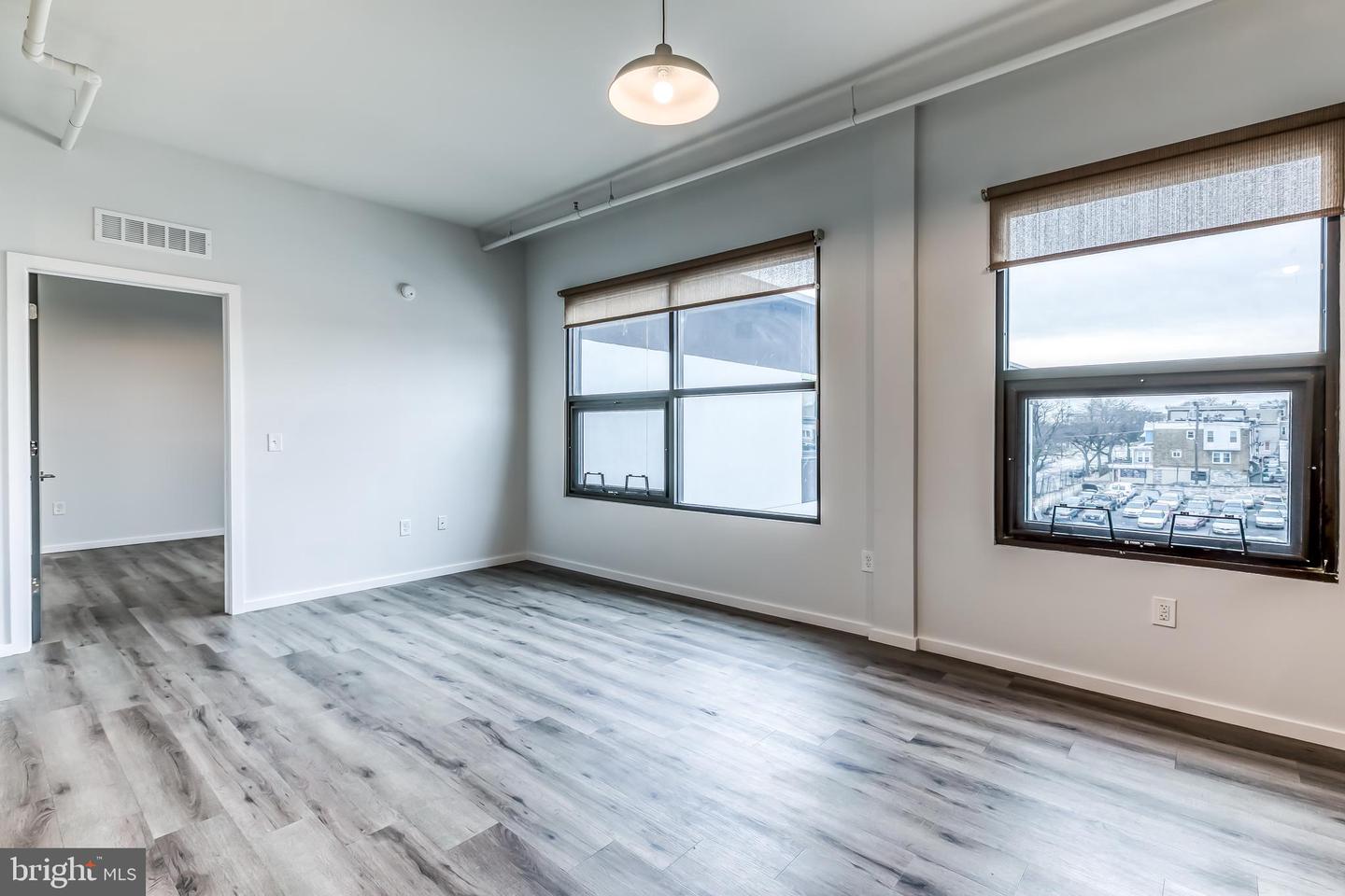4800 Brown St #unit 405 Property Photo 11