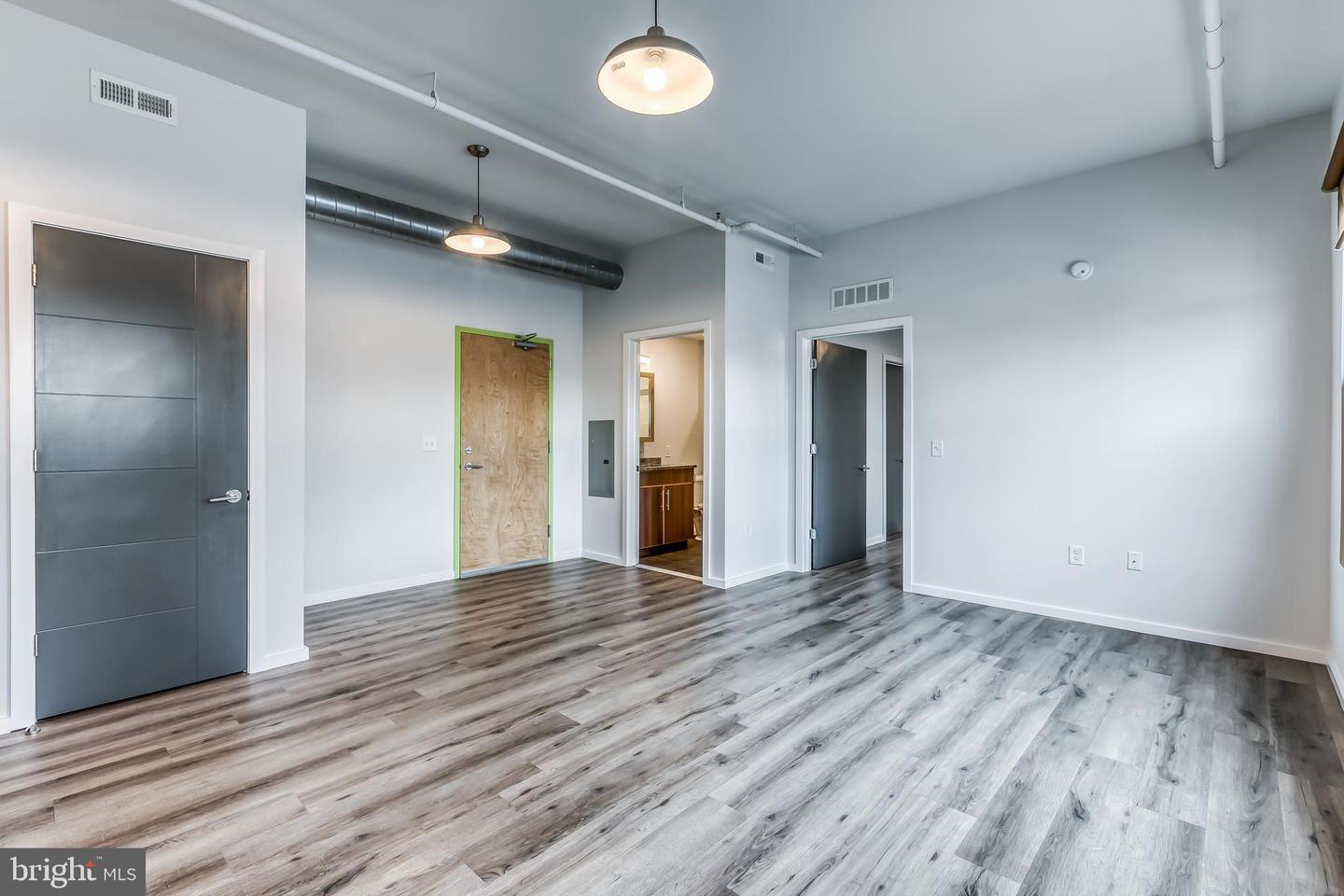 4800 Brown St #unit 405 Property Photo 12