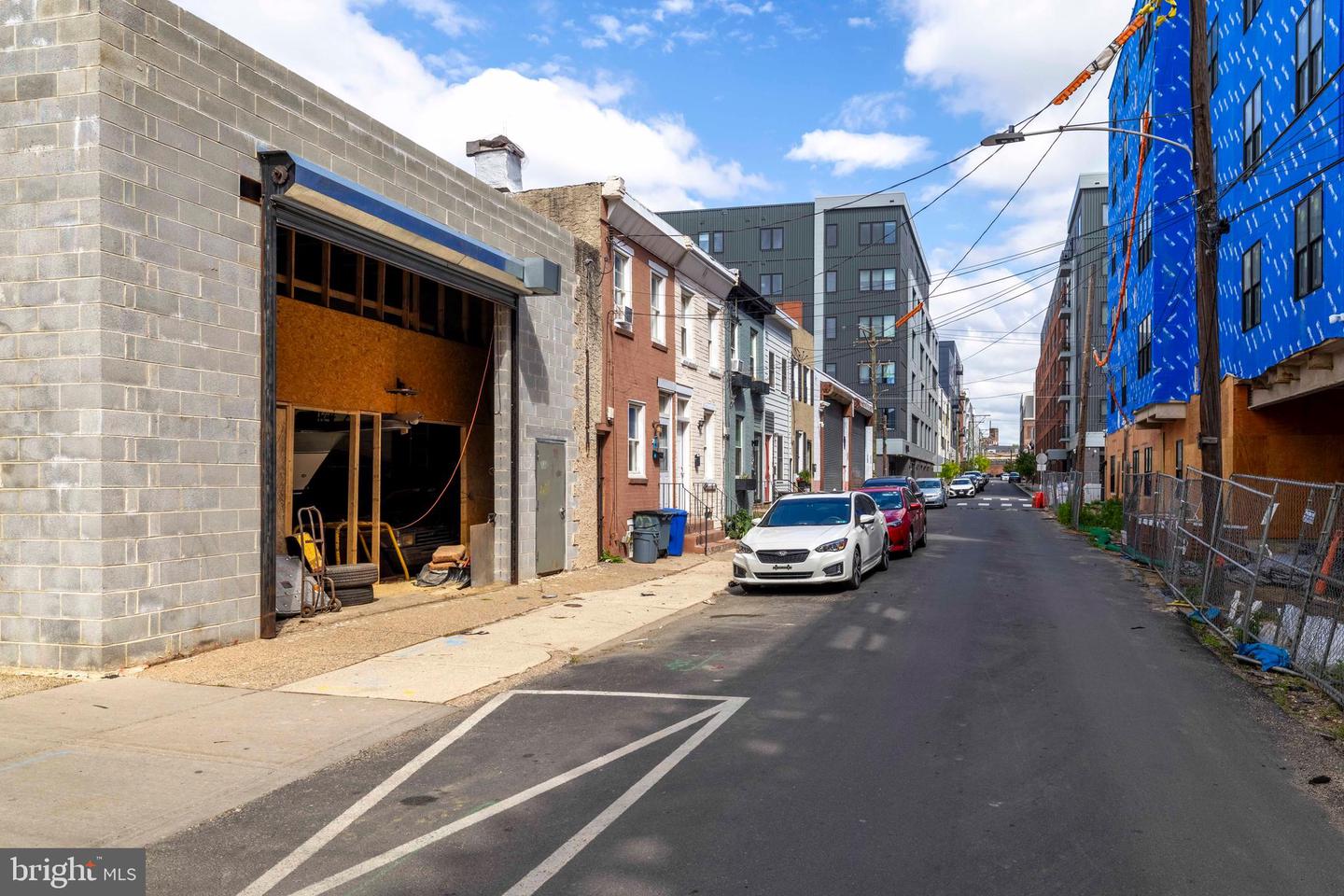 2009-11 E York St Property Photo 2