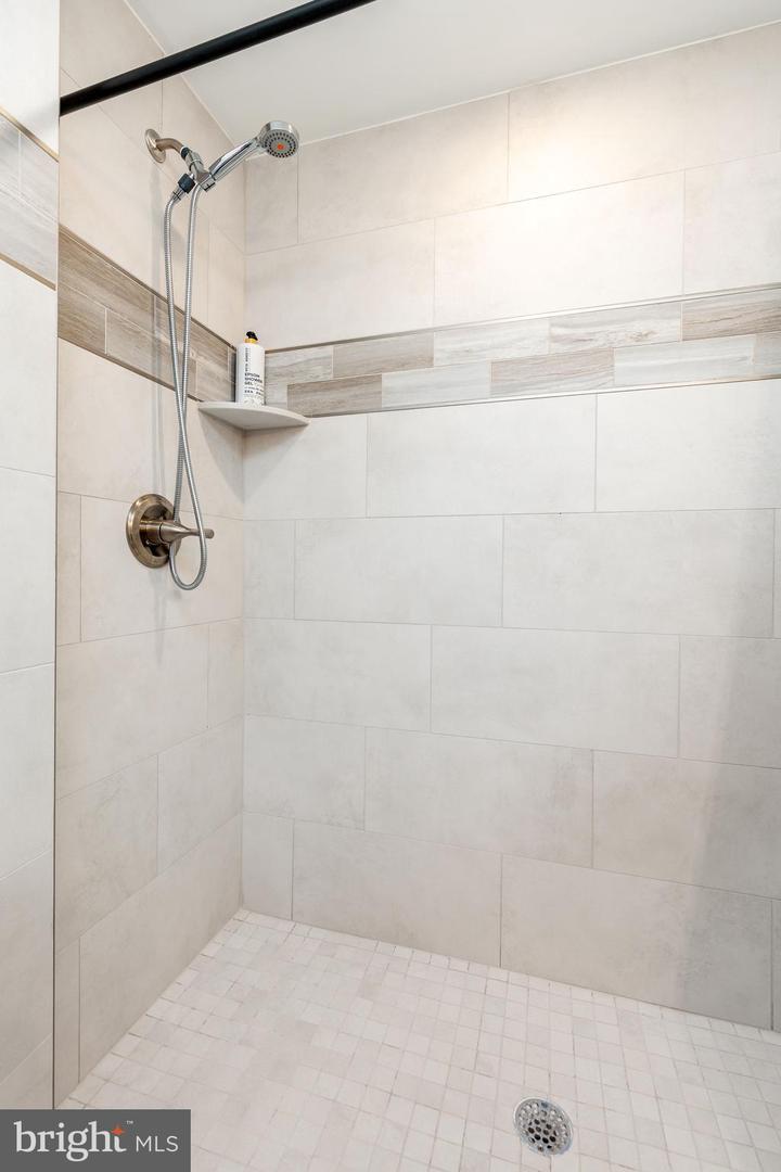 2224 N Hope St Property Photo 19
